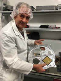 David G0MRF with the S band patch on the bottom plate